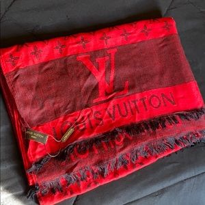 Louis Vuitton scarf/wrap  🧣